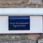 Old Steamship Quarters Апартаменты *