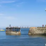 Old Steamship Quarters * Уитби
