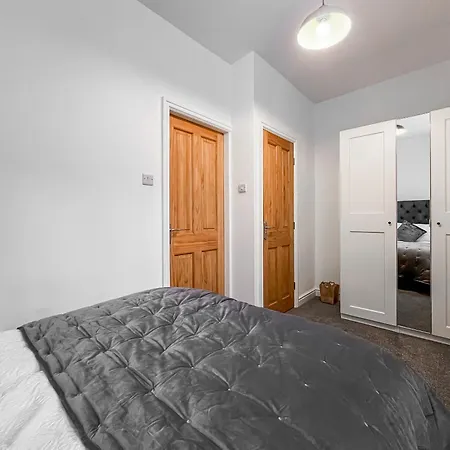 Old Steamship Quarters Daire Whitby