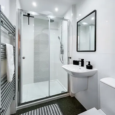 Old Steamship Quarters Apartment *