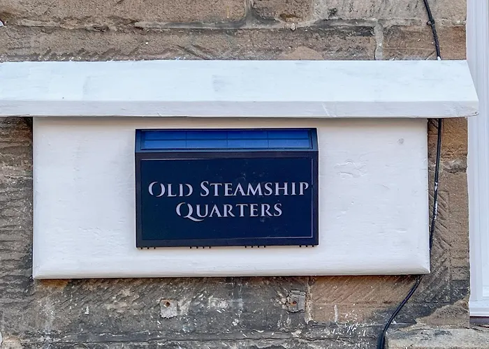 Old Steamship Quarters דירה *